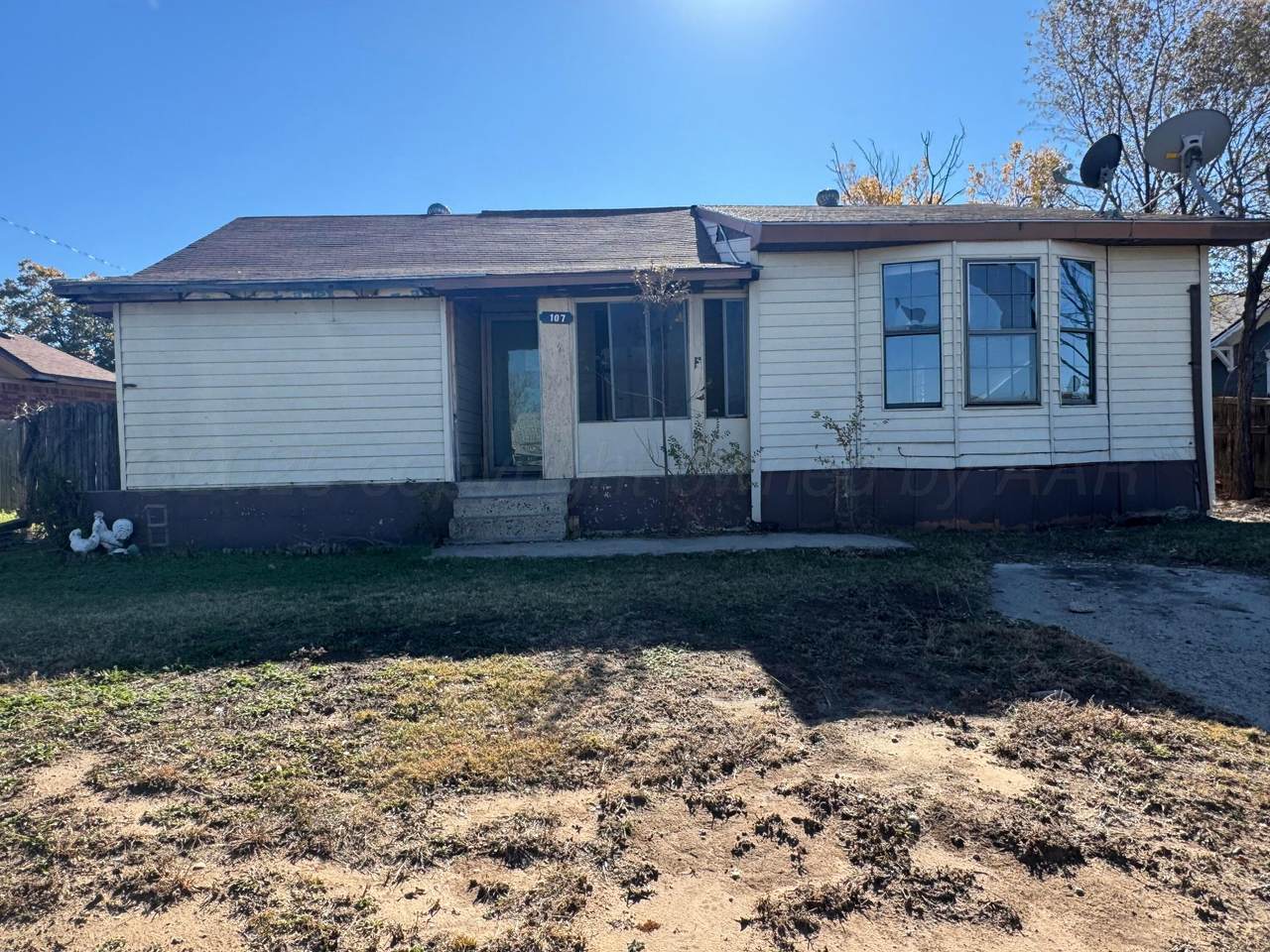 107 Pecan Street - Photo 1