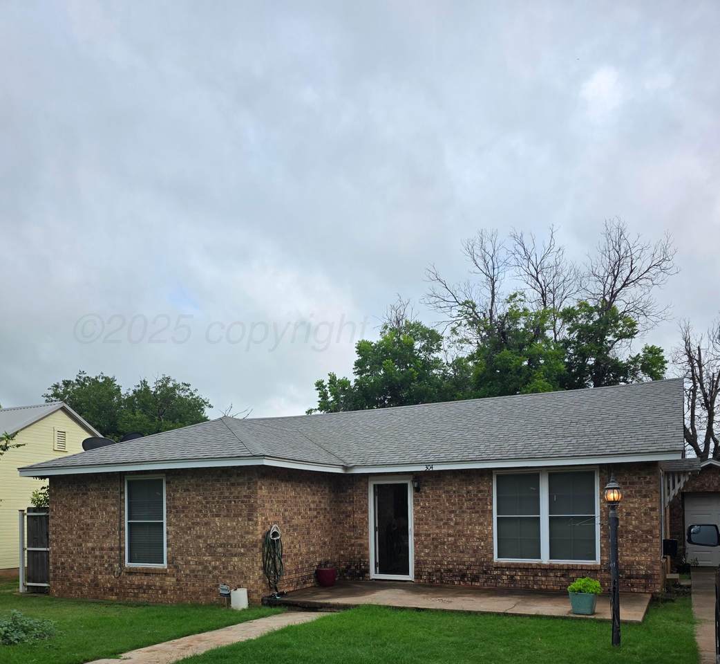 304 Avenue E Se - Photo 1