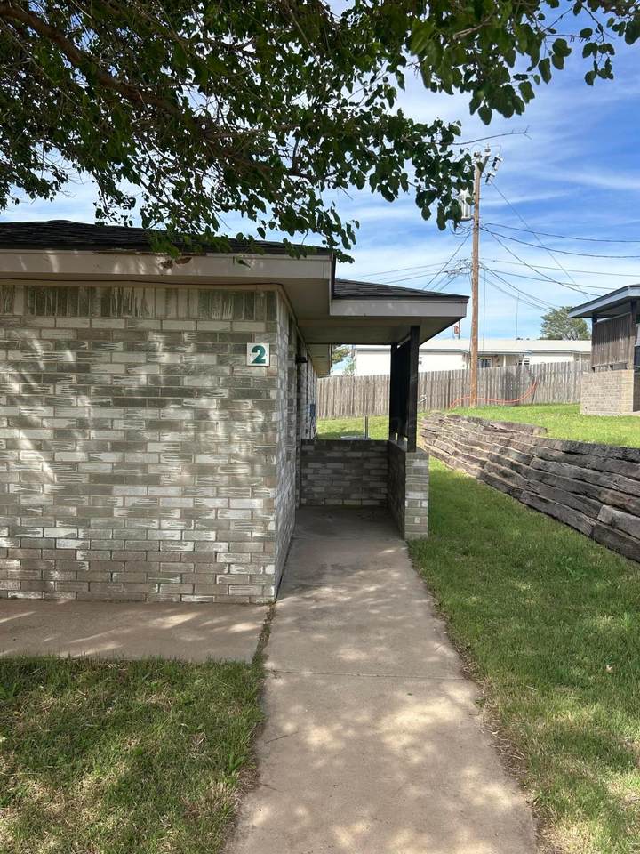 401 Mesa View - Photo 1