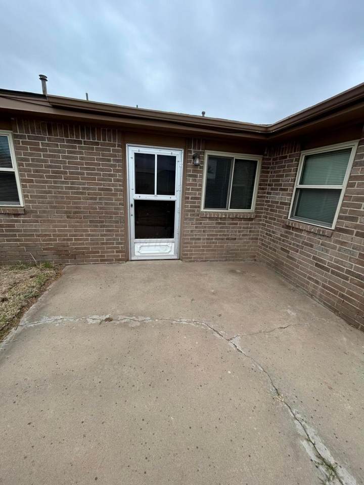 401 Mesa View - Photo 1