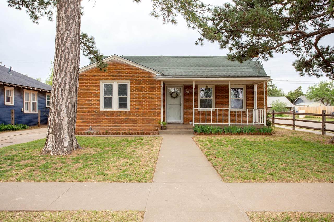 900 Louisiana Street - Photo 1