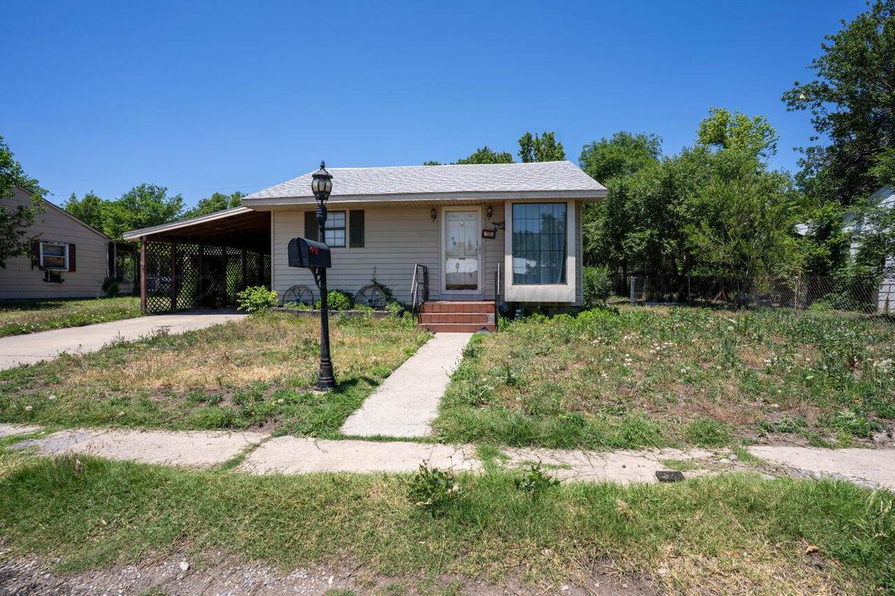 206 Maple Street - Photo 1