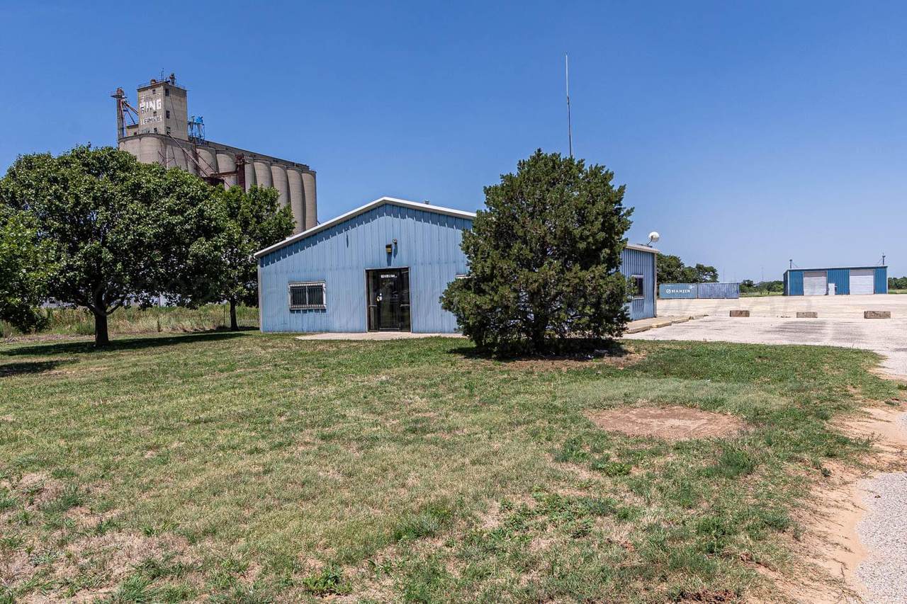 301 46TH Avenue - Photo 1