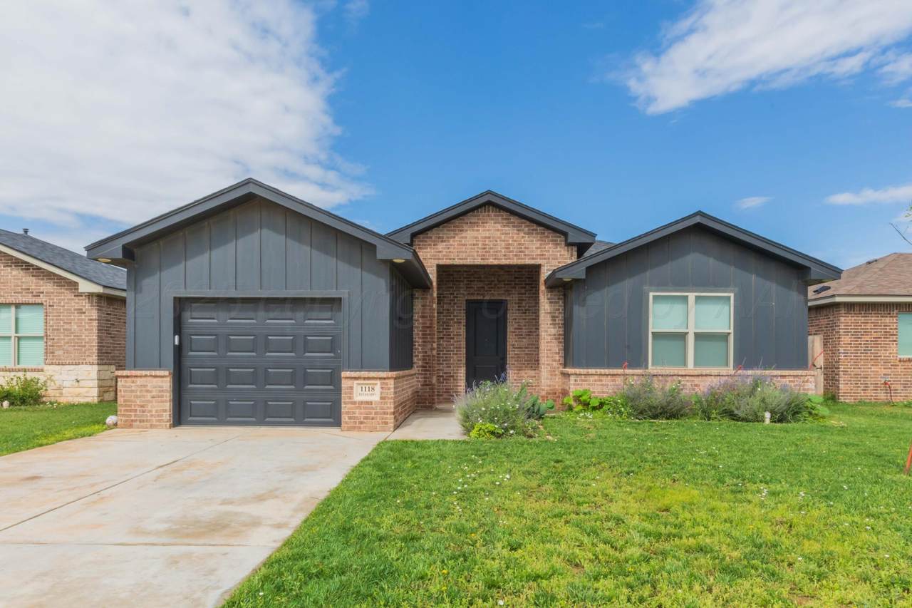 1118 Estacado Street - Photo 1