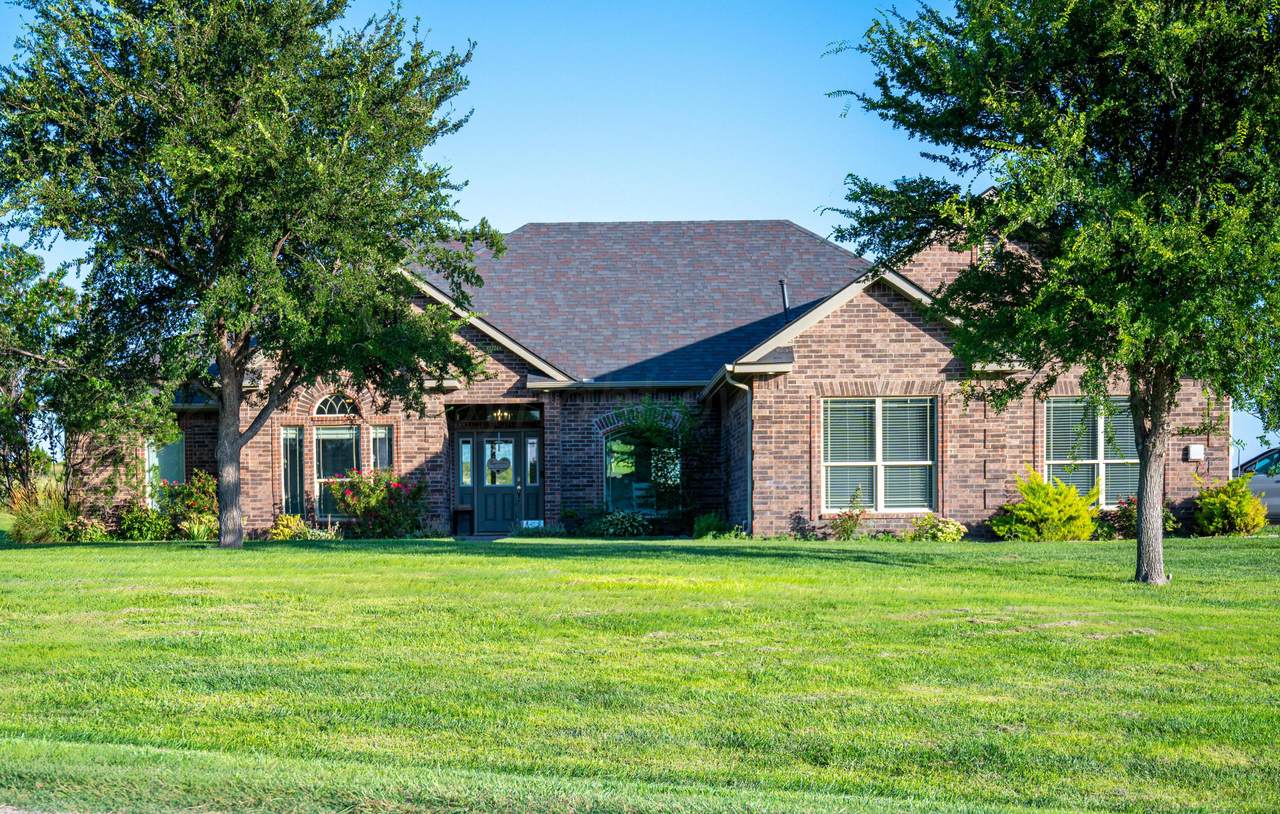 8401 Shady Lake Drive - Photo 1