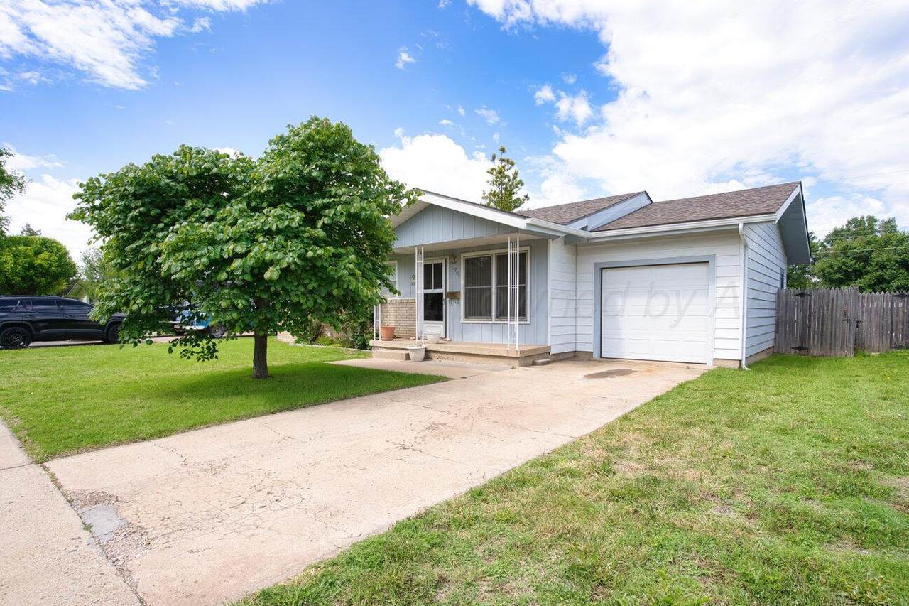 1909 Wells Street - Photo 1