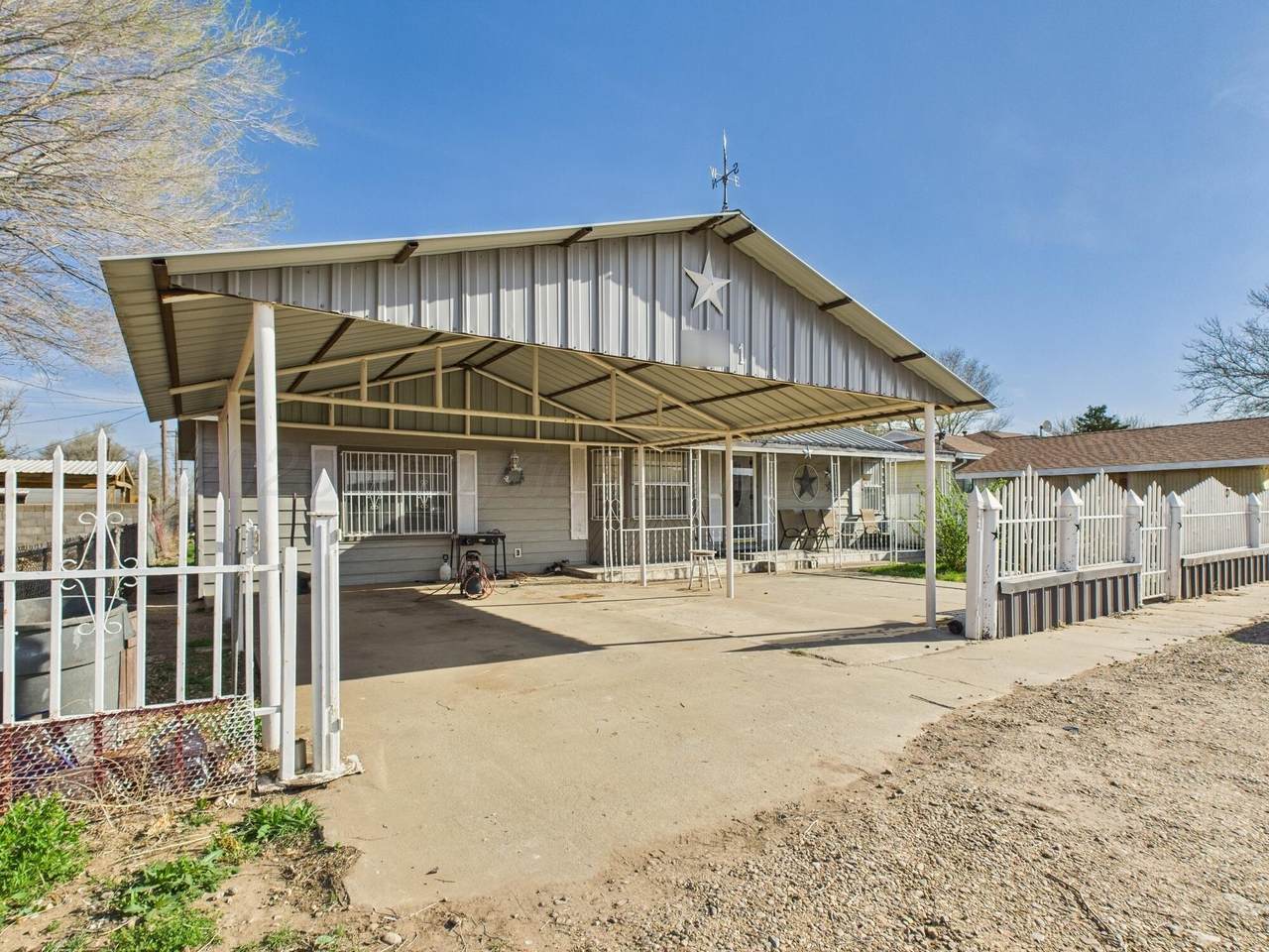 801 8TH Street - Photo 1