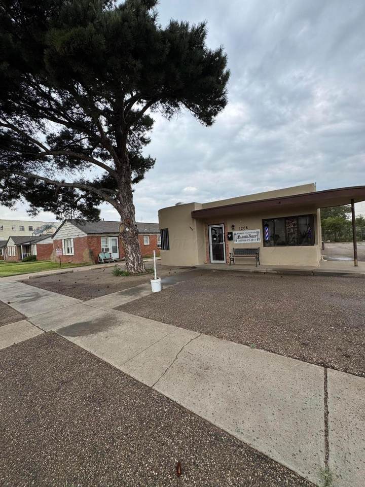 1208 10TH Avenue - Photo 1