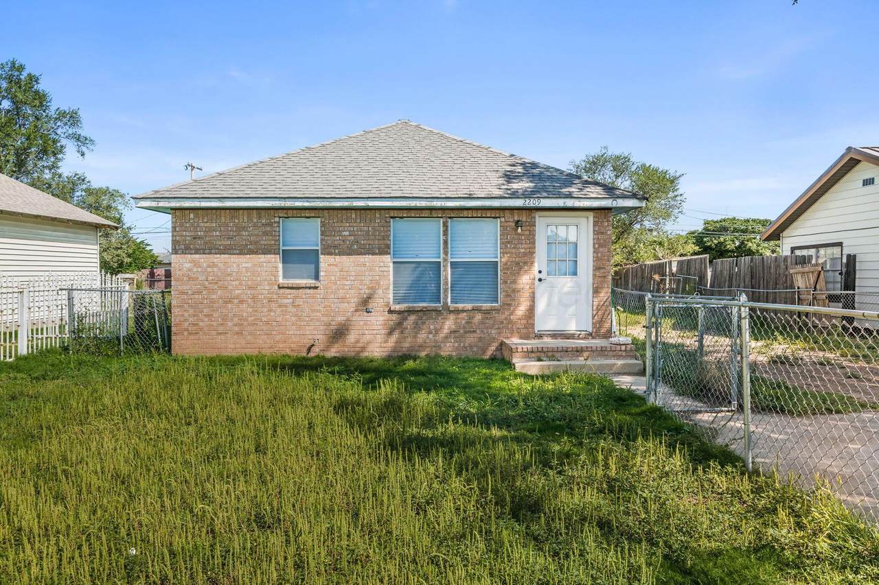 2209 Brook Avenue - Photo 1