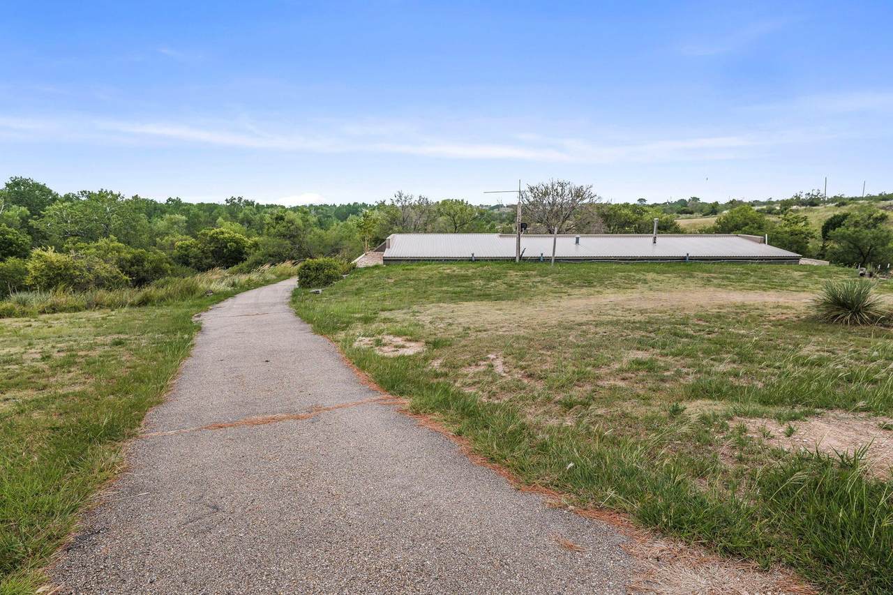 401 Meredith Circle - Photo 1