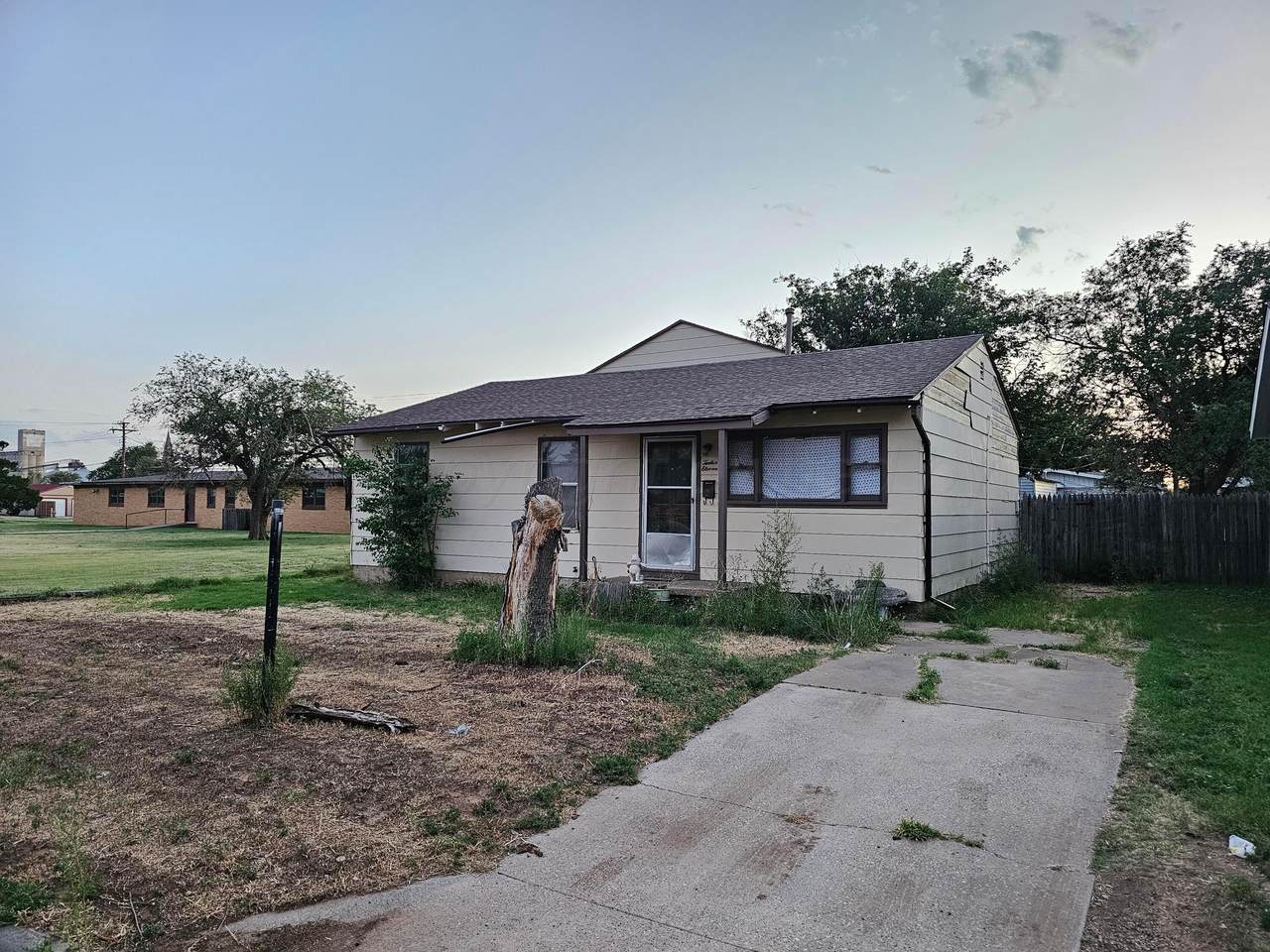 1211 Apache Street - Photo 1