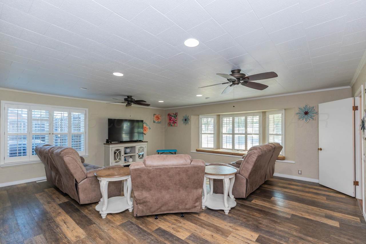 2501 Duncan Street - Photo 1