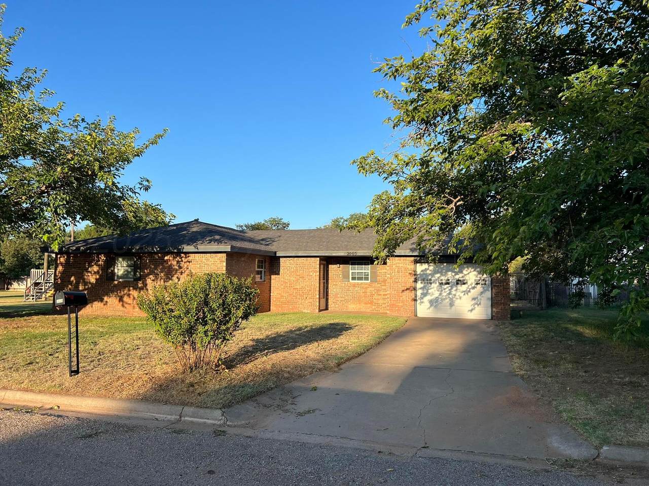 2005 N 20th Street - Photo 1