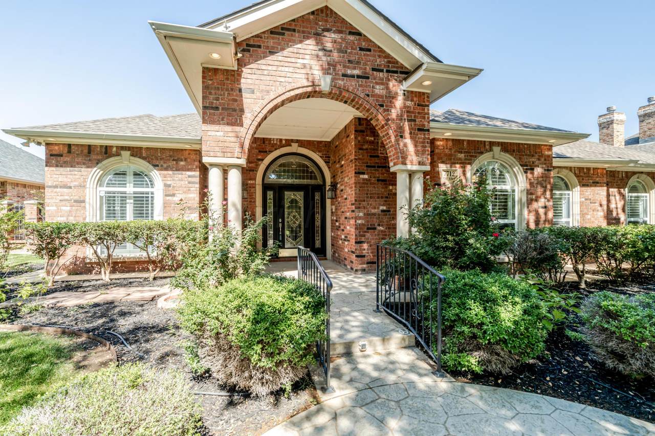 7712 Pineridge Drive - Photo 1