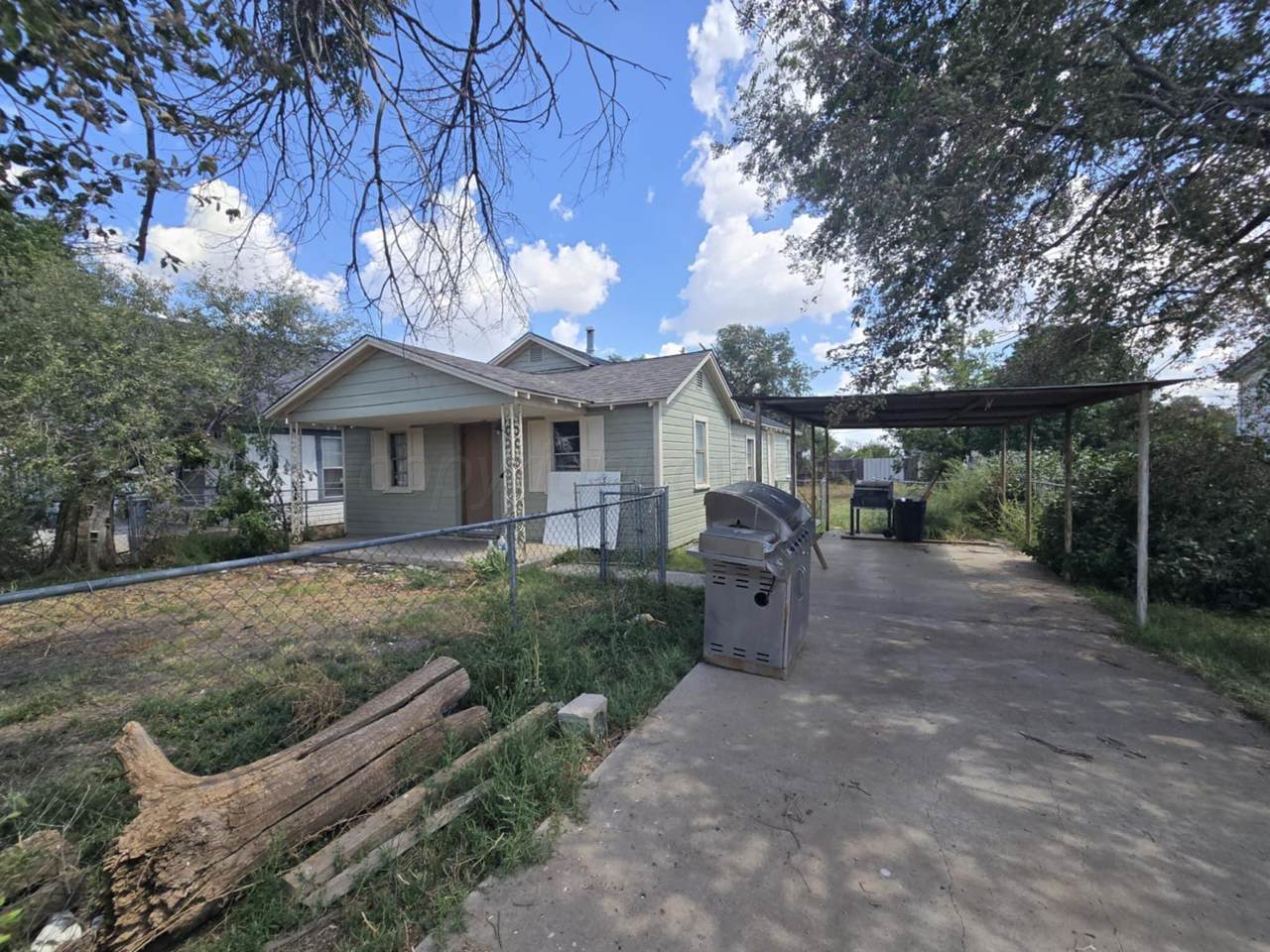 605 Vernon Street - Photo 1