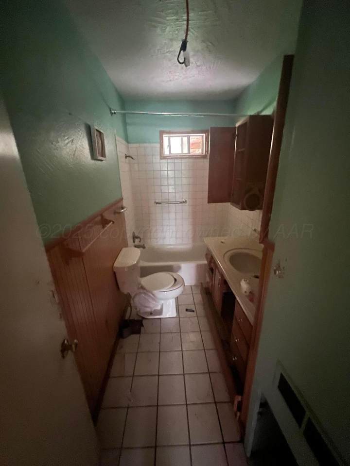 302 Robey Avenue - Photo 1