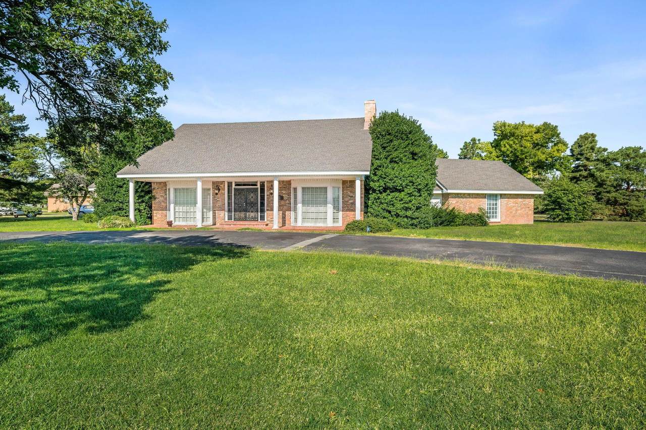 112 Western Street - Photo 1