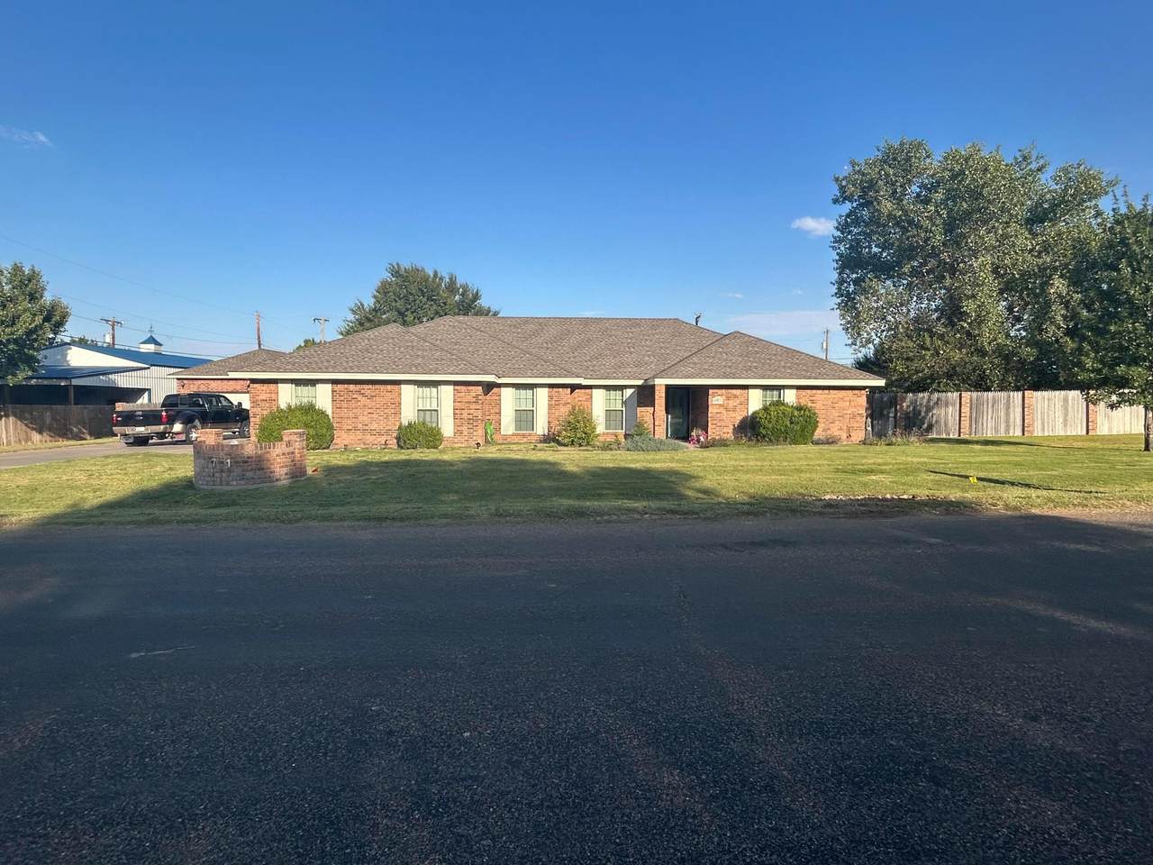 701 Skyline Drive - Photo 1