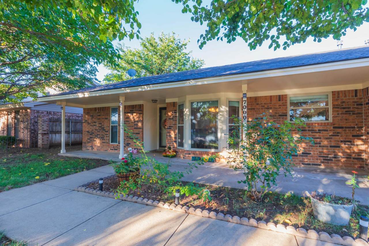 7000 Manor Circle - Photo 1