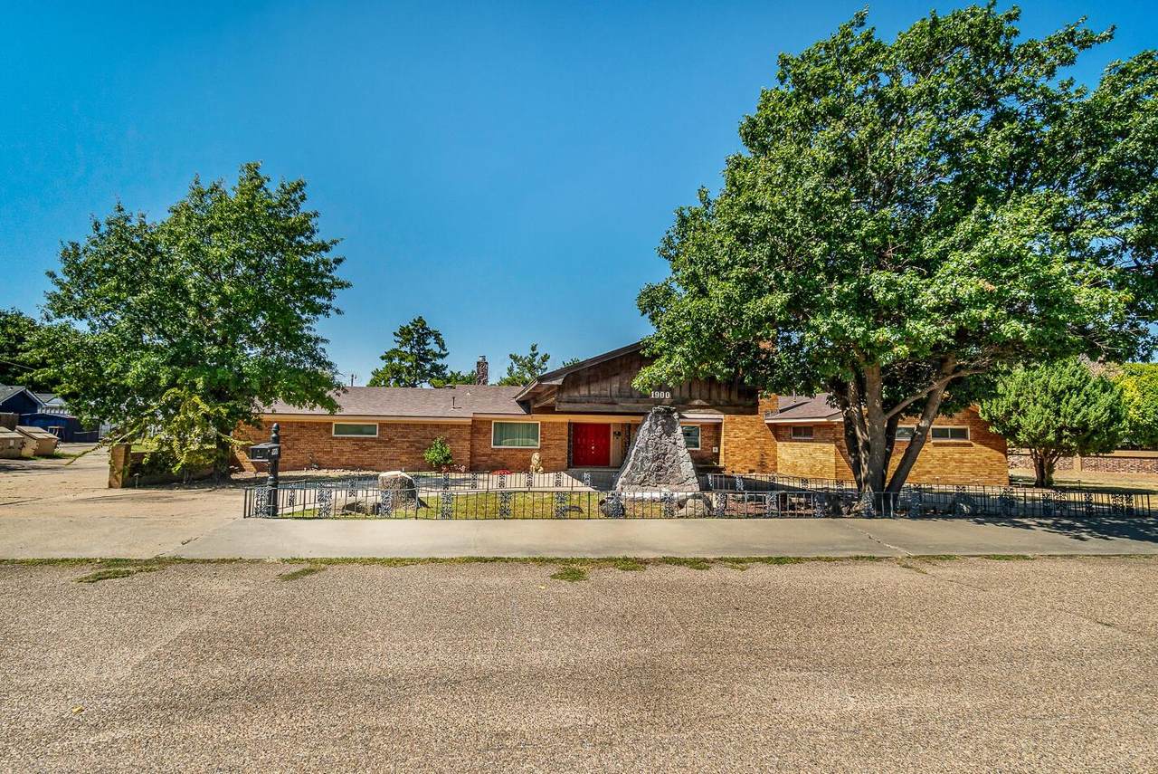 1900 Hemlock Street - Photo 1