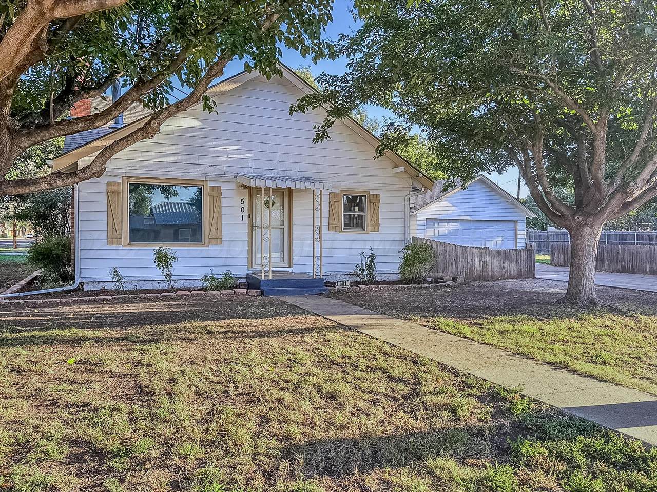 501 2ND Street - Photo 1