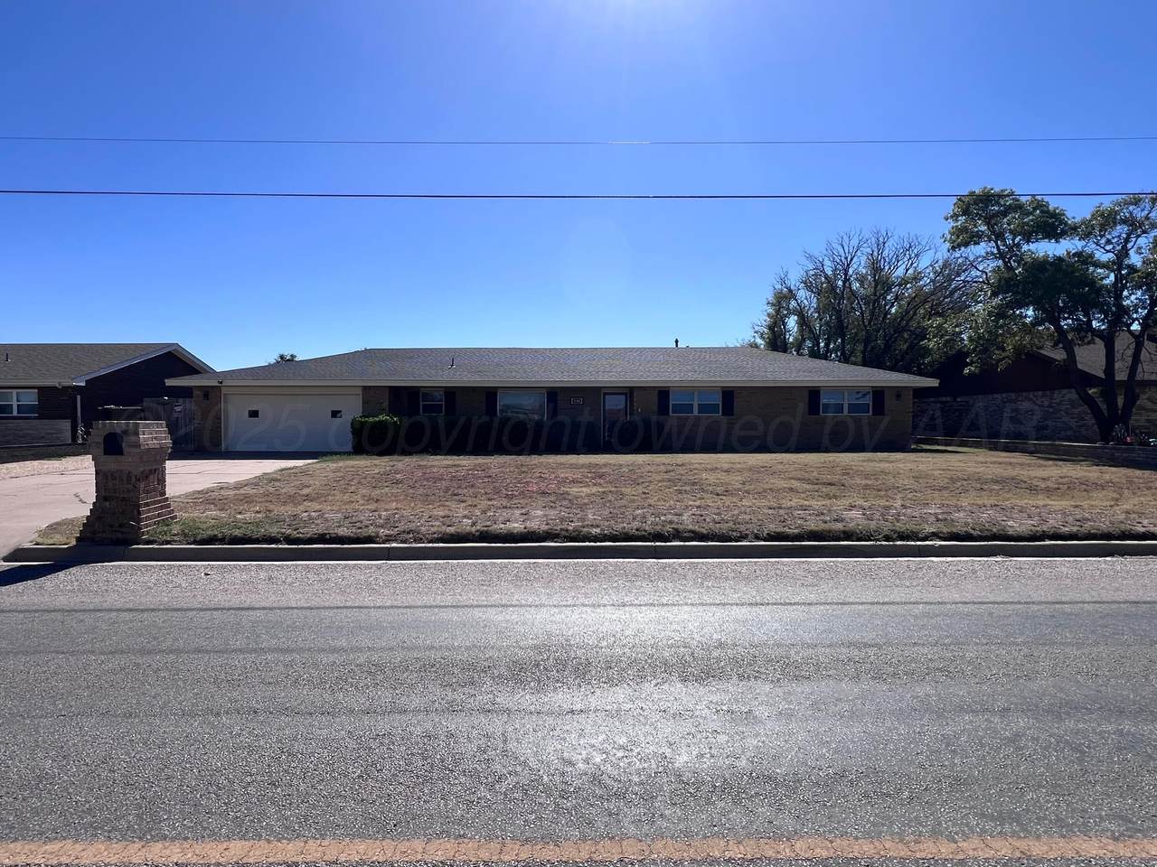 541 15th Street - Photo 1