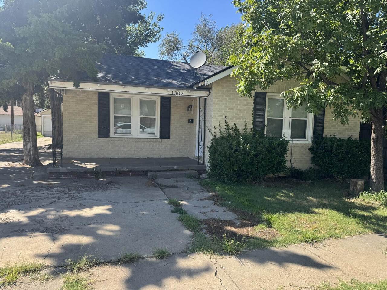  Address Not Published - Photo 1