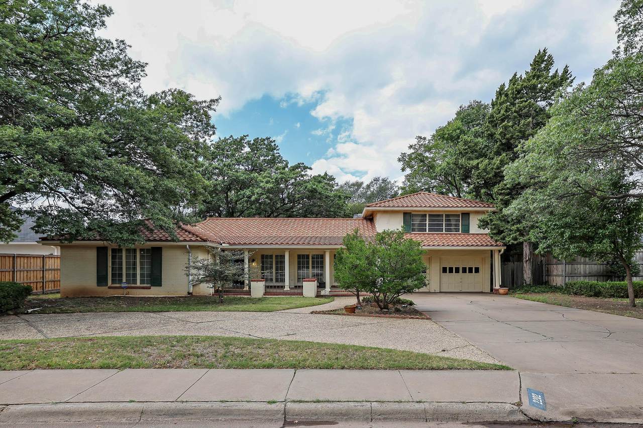 2202 Travis Street - Photo 1