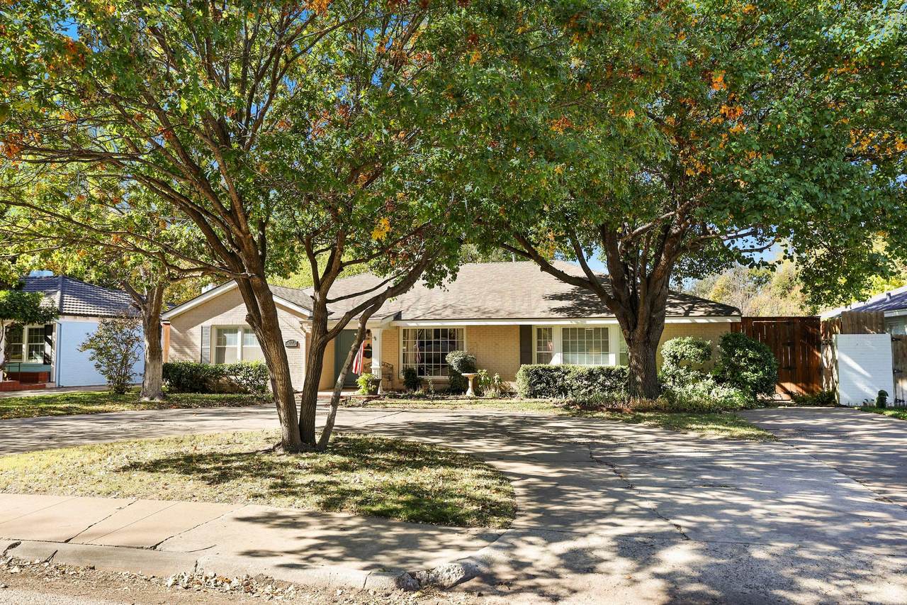 2608 Parker Street - Photo 1