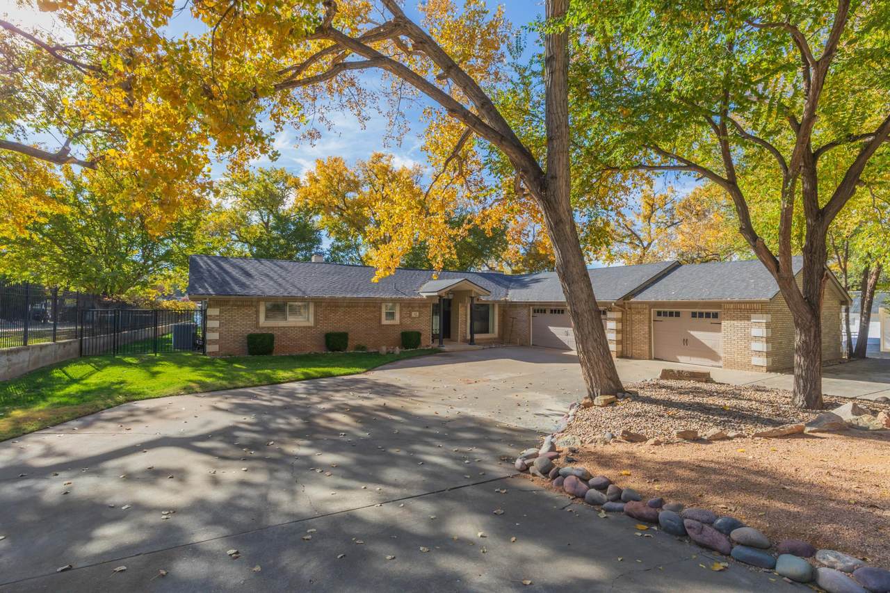 412 Shore Drive - Photo 1