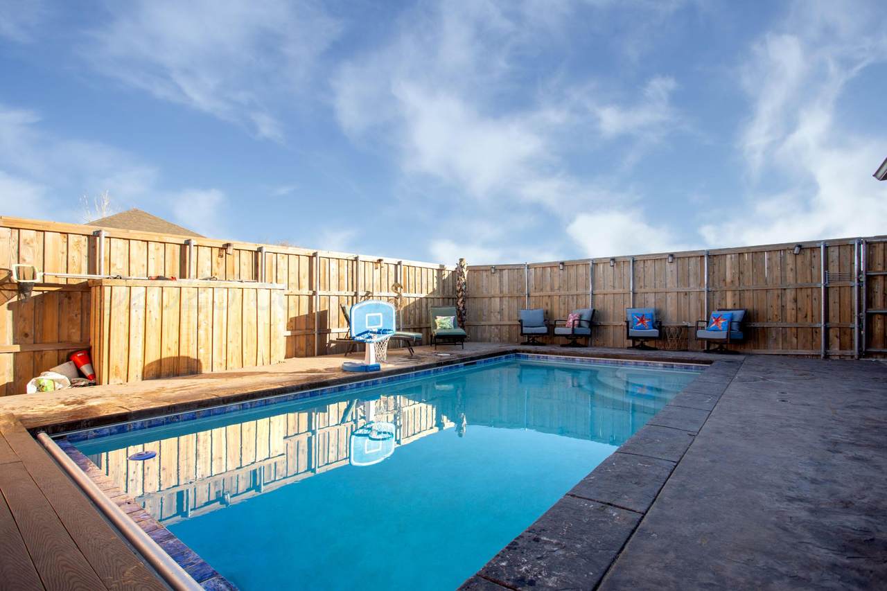 3100 Bismarck Avenue - Photo 1