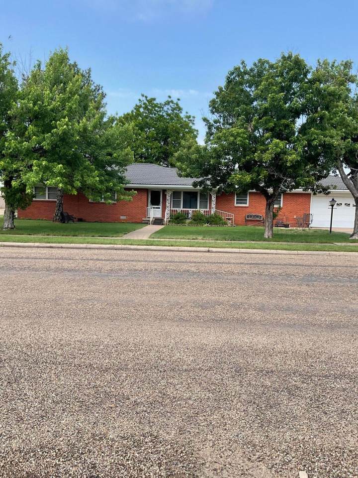 1401 Maple - Photo 1