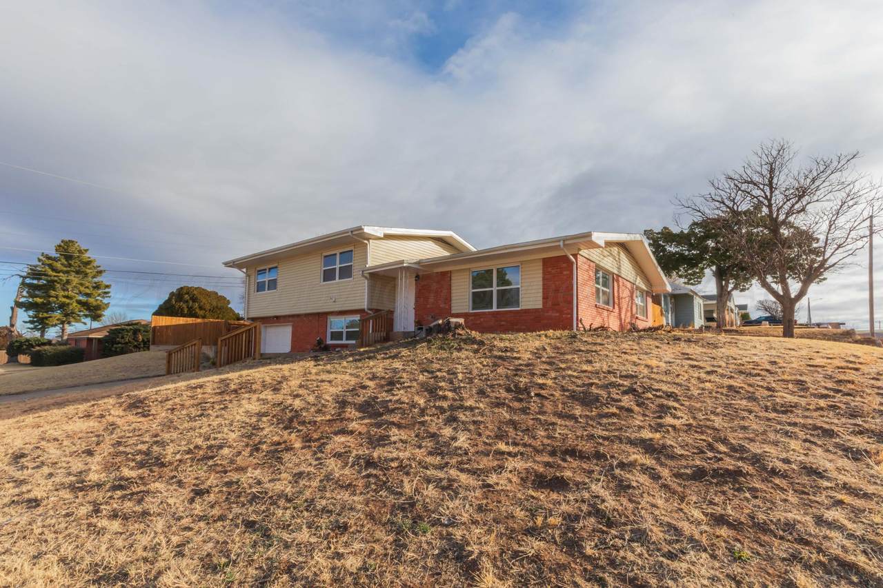 105 Smith Street - Photo 1