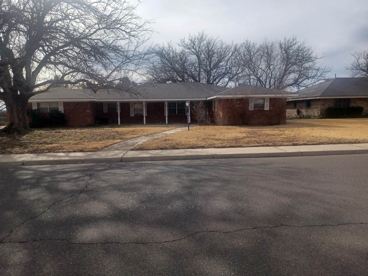 1118 Hillcrest Drive - Photo 1