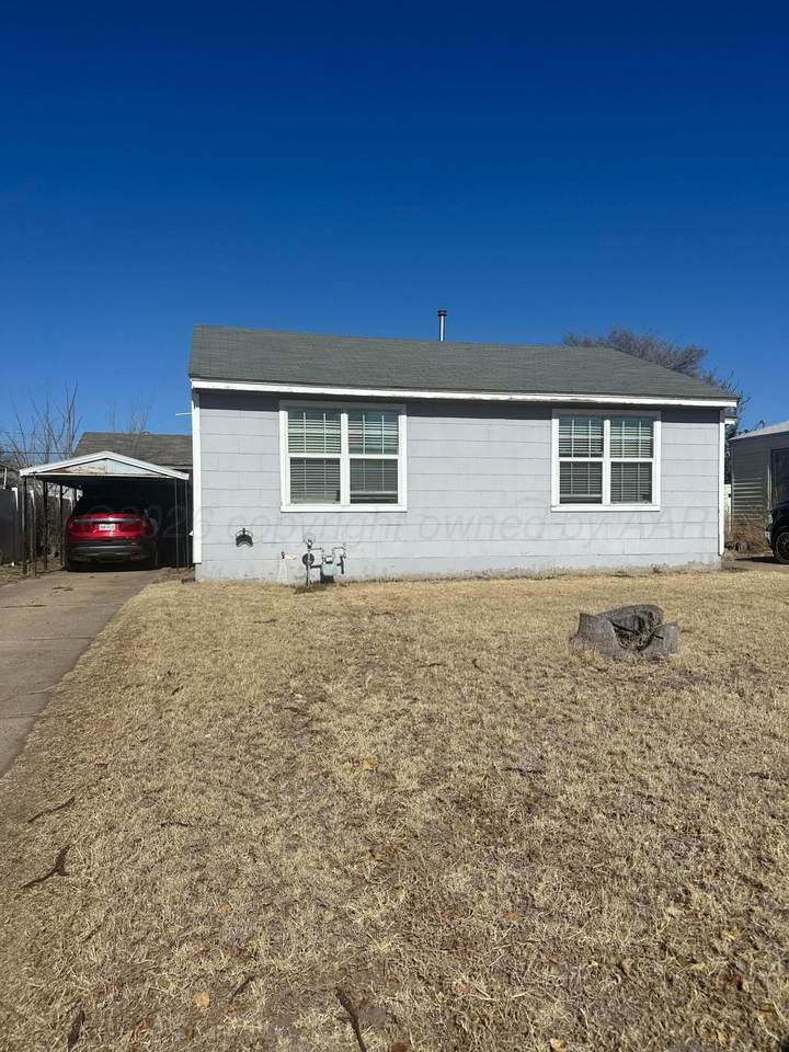 934 Elmore Street - Photo 1