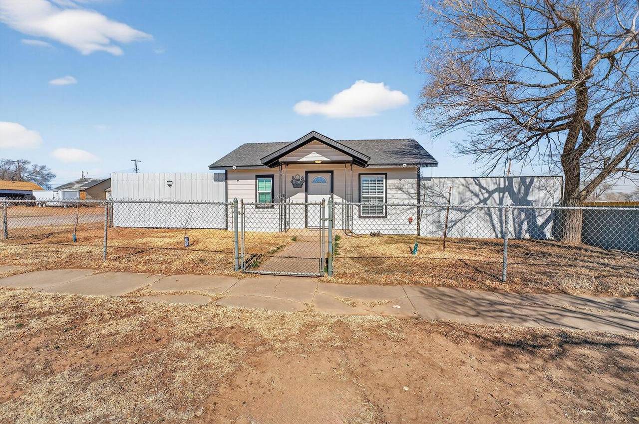 2208 1ST Avenue - Photo 1