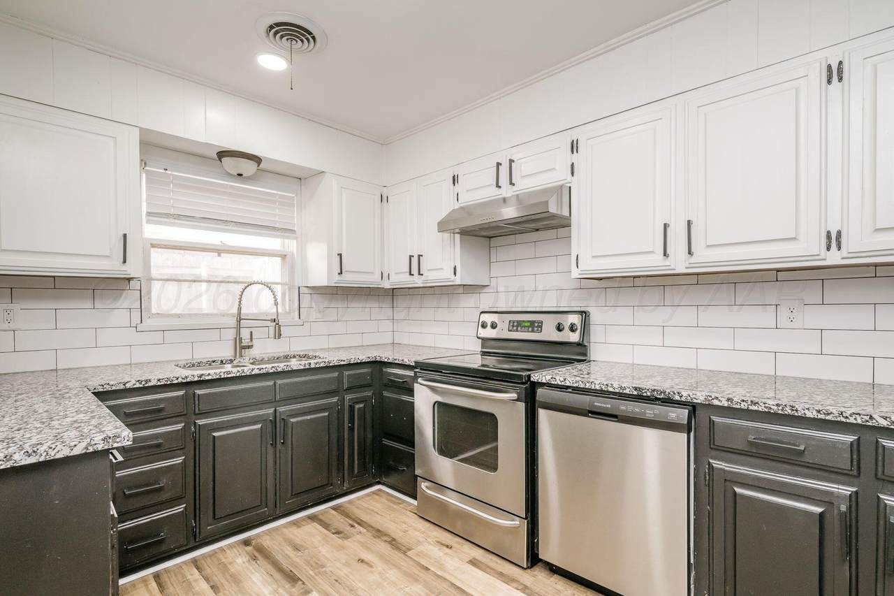 4302 Summit - Photo 1