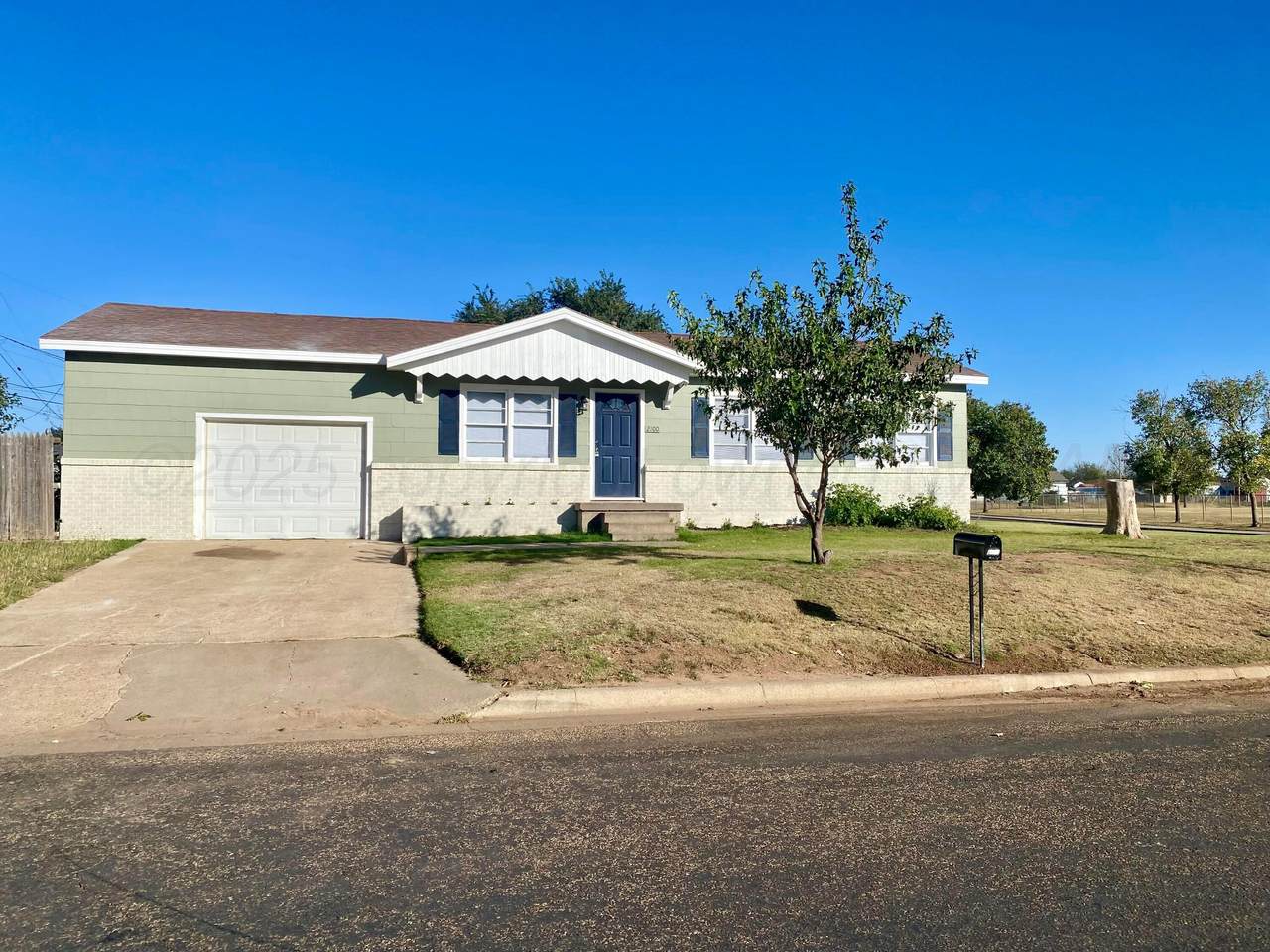 2100 Roosevelt Street - Photo 1