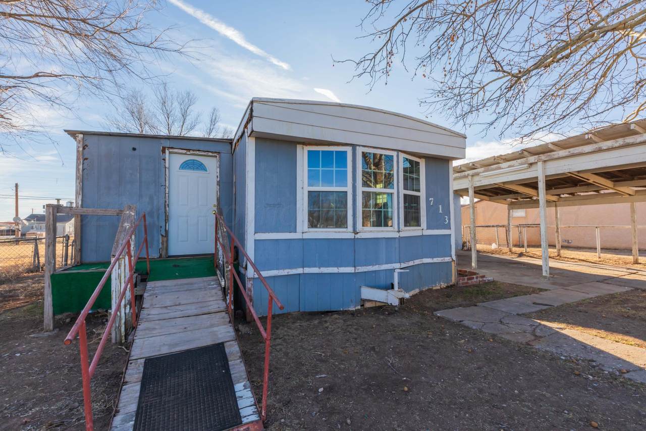 713 Avenue K - Photo 1