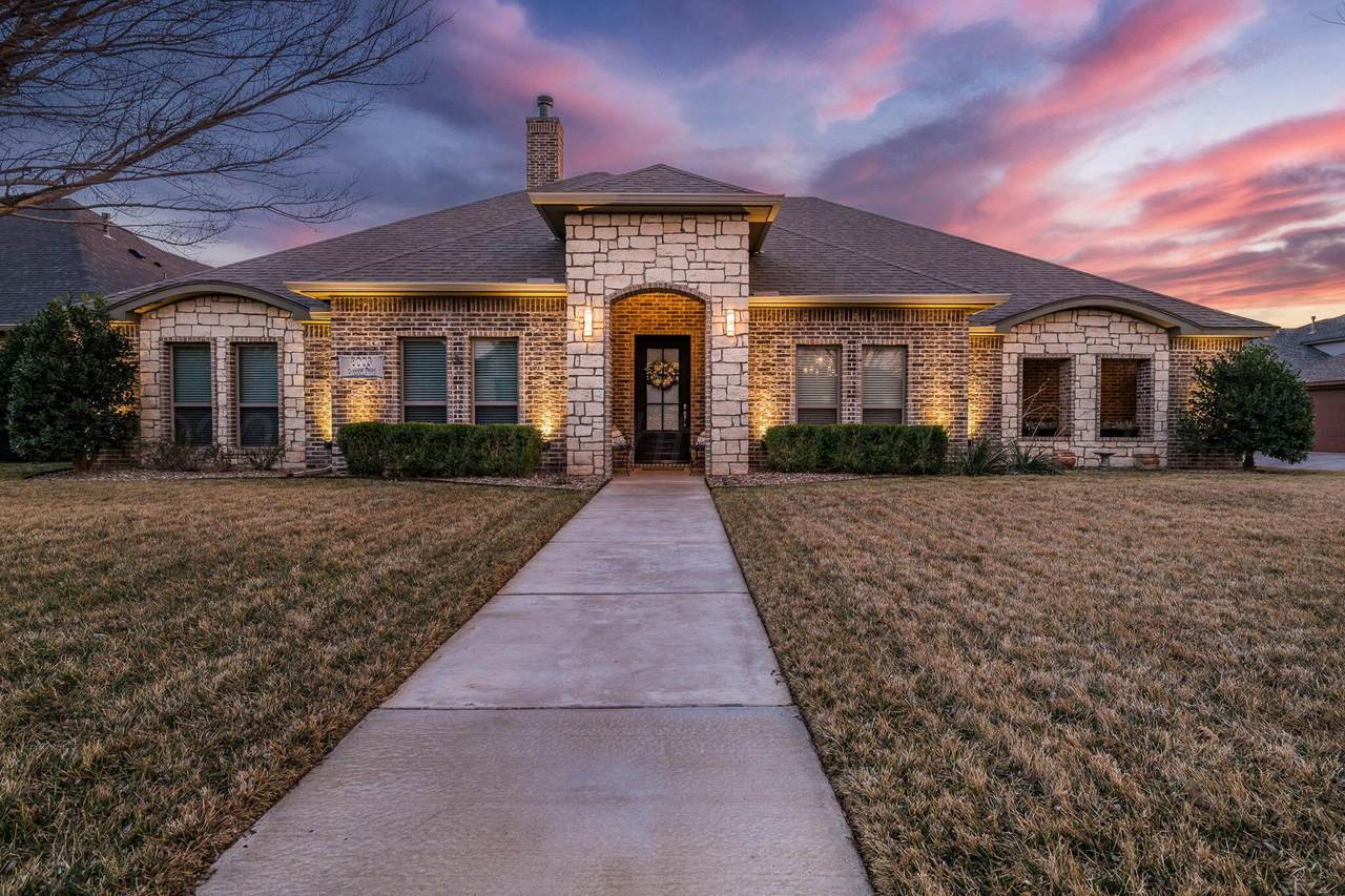 8003 Oakview Drive - Photo 1