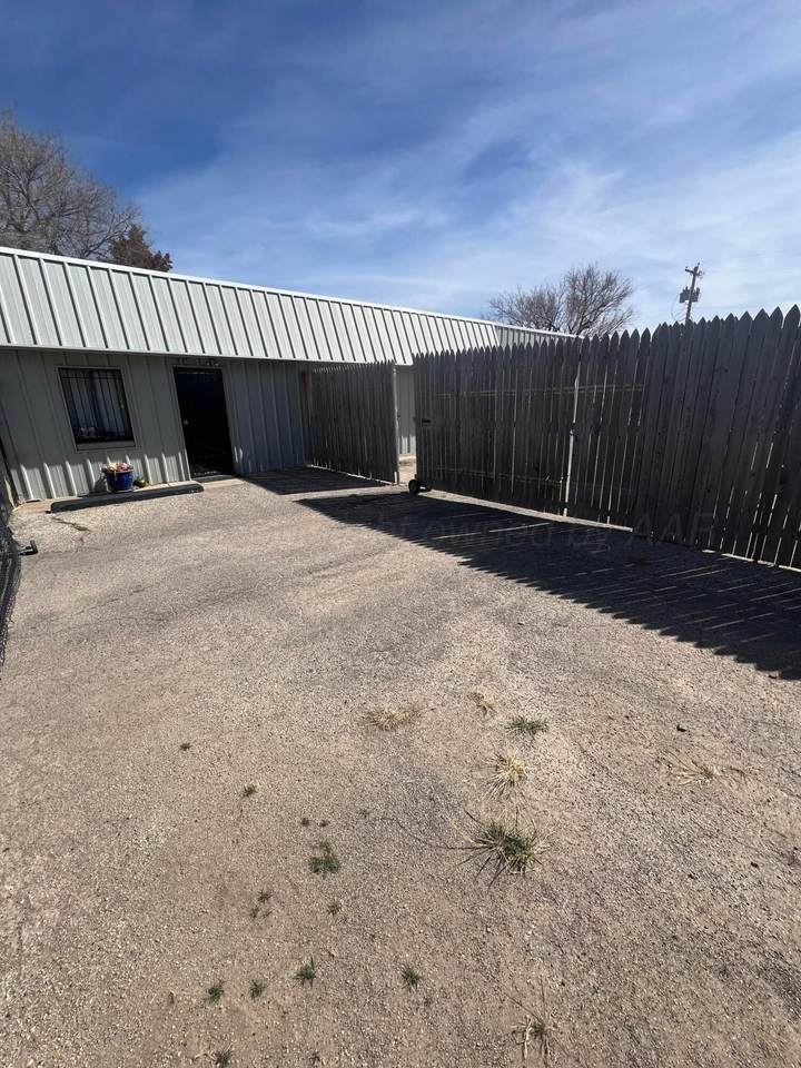 919 8TH Avenue - Photo 1