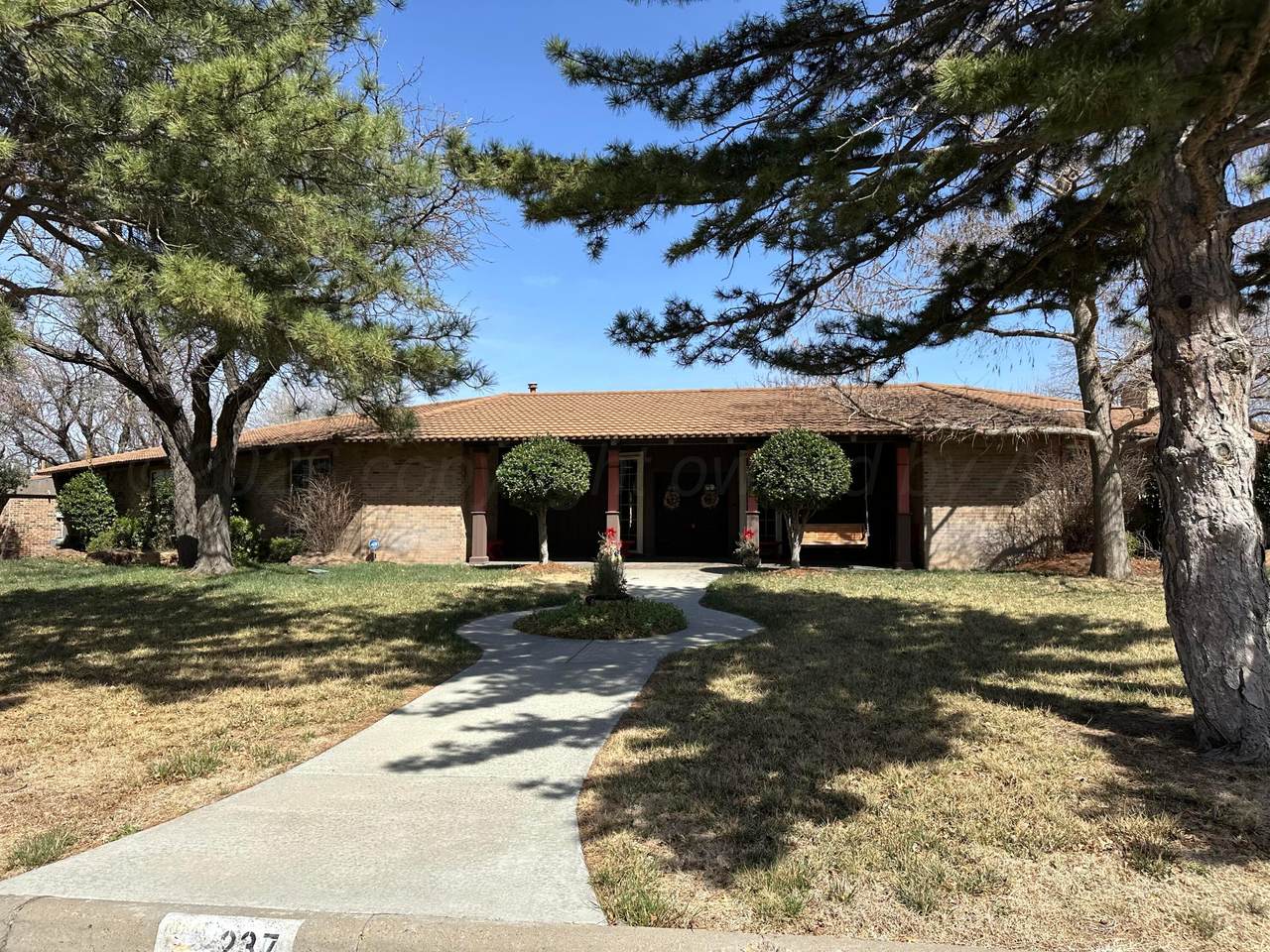 237 Somerset Street - Photo 1