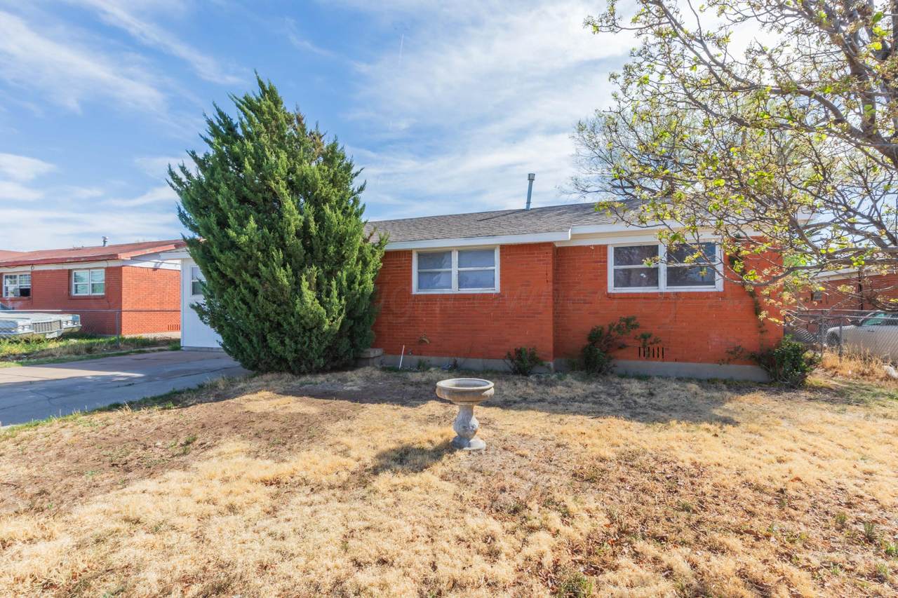 902 Gardenia Street - Photo 1