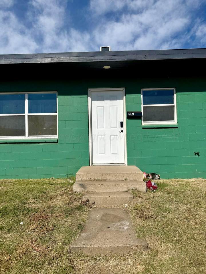  Address Not Published - Photo 1