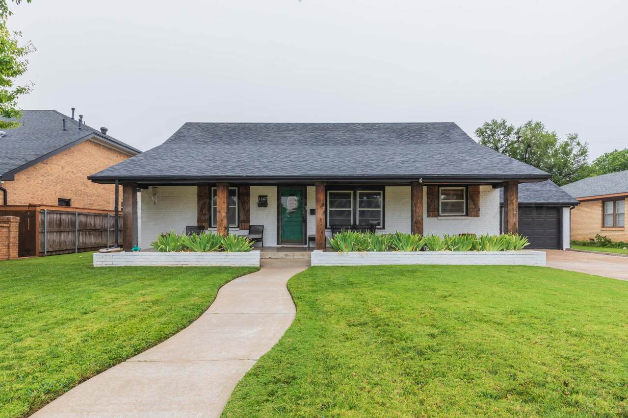 1607 Mary Ellen Street - Photo 1