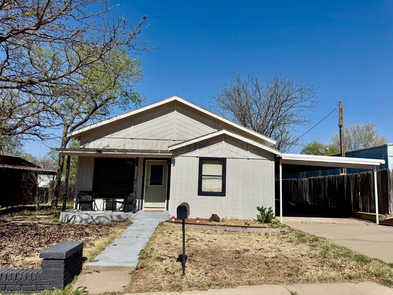 411 Kingman Avenue - Photo 1