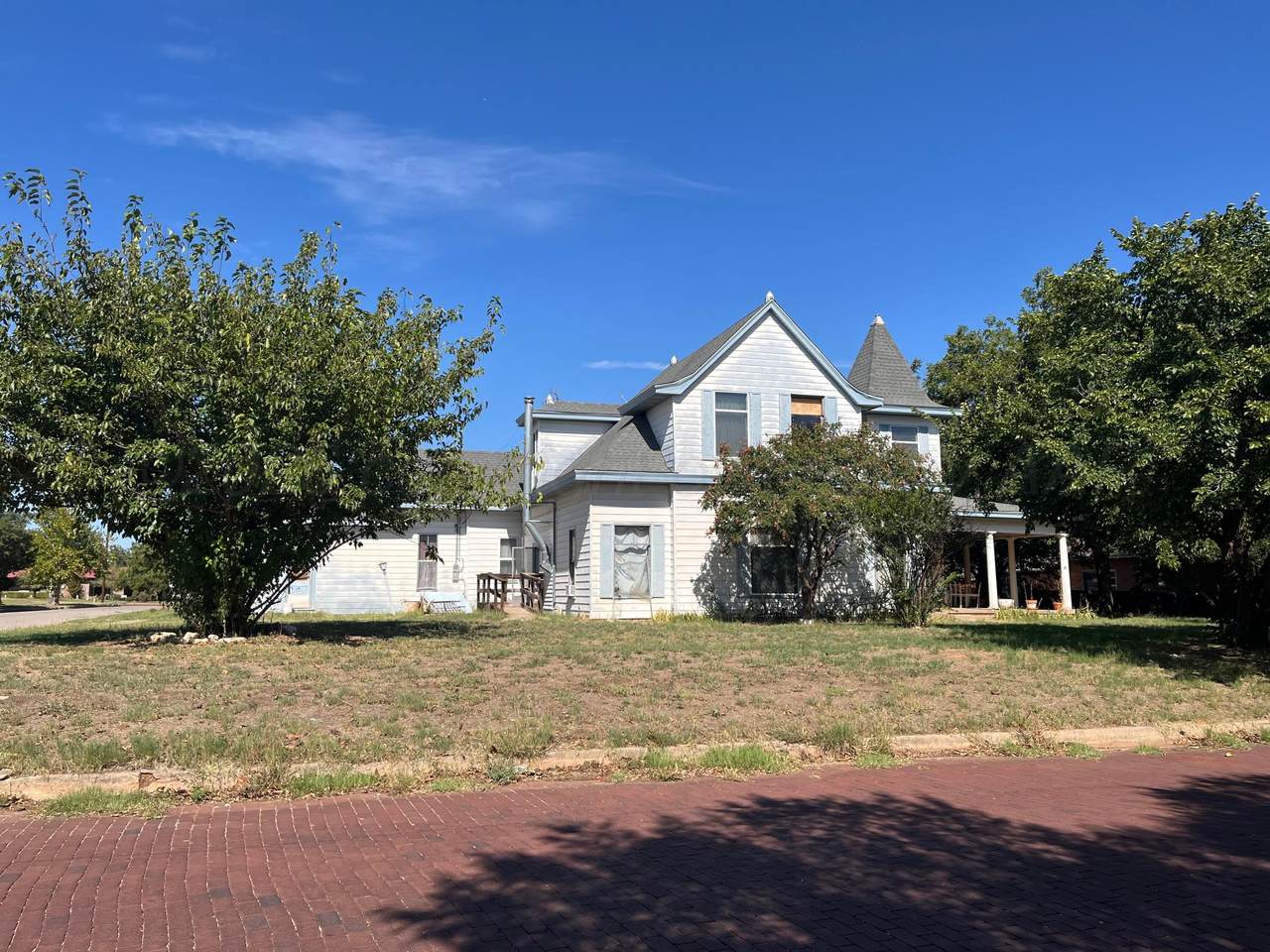 510 Avenue D - Photo 1