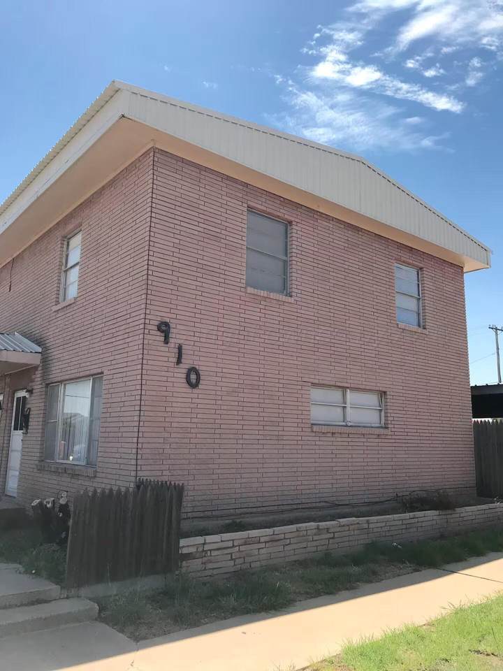 910 Harvey Street - Photo 1