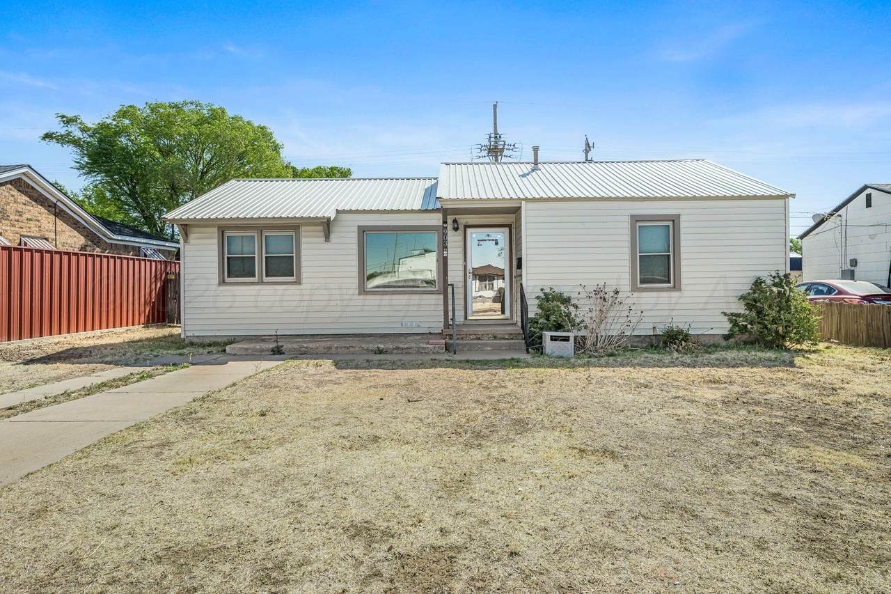 903 Manhattan Street - Photo 1