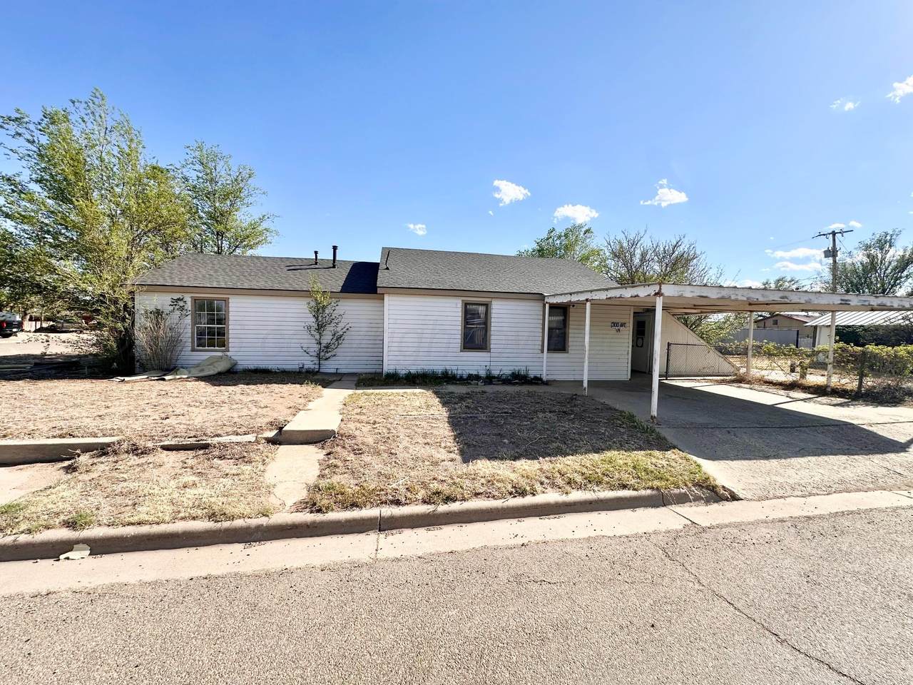 300 Avenue N - Photo 1